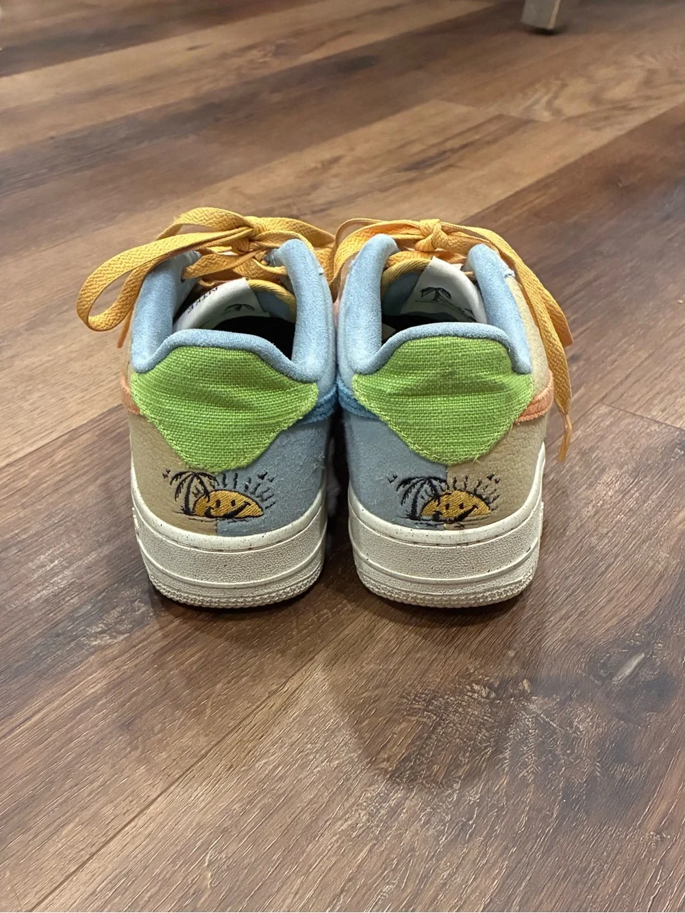 Nike Air Force 1 LV8 Sun Club Pastel Tennis Shoes Sneakers 4.5 Girl